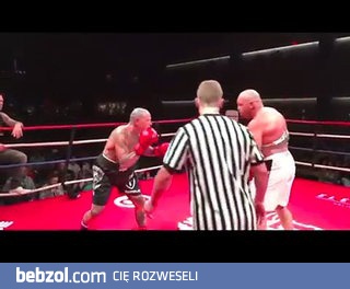 Dla wyrównania szans walczył ze związaną ręką