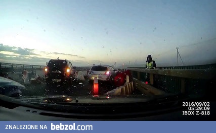 Czym kończy się zbyt szybka jazda we mgle