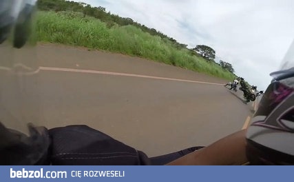 Idiota amator na motorze i szybka karma