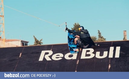 Red Bull - Wakeboarding za dźwigiem? To jednak możliwe!