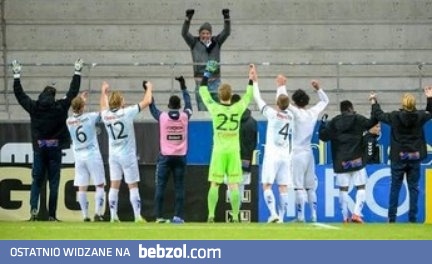 Gracze Gefle IF cieszą się ze zwycięstwa wraz z kibicami