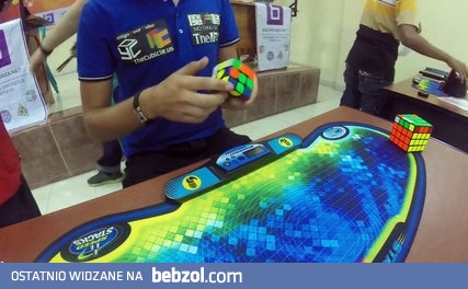 Kolejny nowy rekord w układaniu kostki Rubika. Tym razem w 4:74 