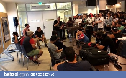 Polski producent pokazuje Murzynom jak się robi bity