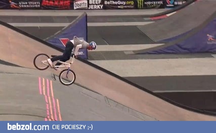 Najlepsze z najlepszych sztuczek na BMXie