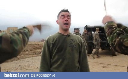 US Marines ćwiczą z gazem pieprzowym