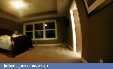 Zabawa w chowanego z rodzicami, nagranie pov dziecka