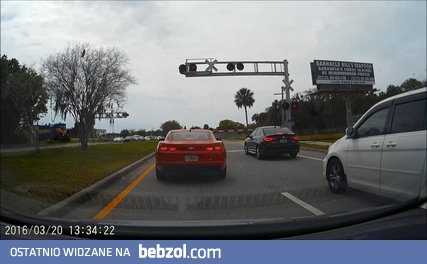 Pociąg vs samochód - pojedynek na klaksony