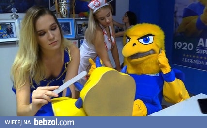 HOT BLUE MANNEQUIN CHALLENGE