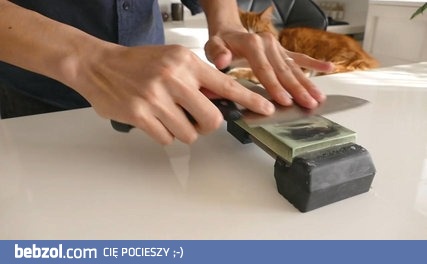 Naostrzenie noża kosztującego jednego dolara 