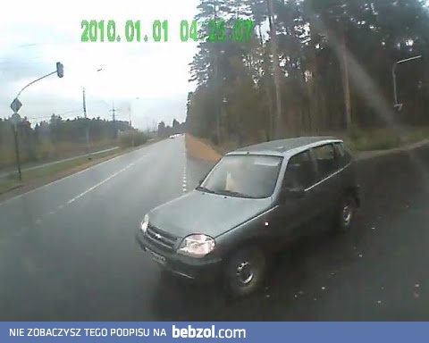 Ciężarówka staranowała samochód