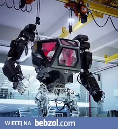 W Korei testują kontrolowanego przez człowieka Mecha