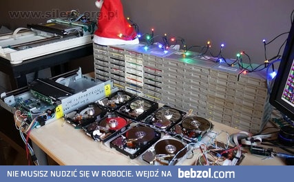 Last Christmas zagrane przez stacje dyskietek