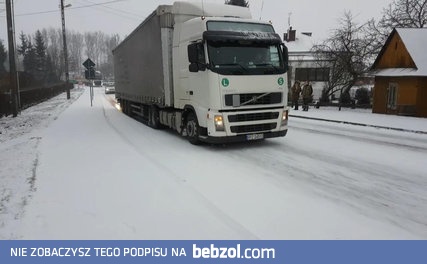 Mieszkańcy małej miejscowości pomagają kierowcom