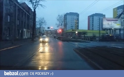 Szybka karma - czyli taksówkarz na czerwonym 