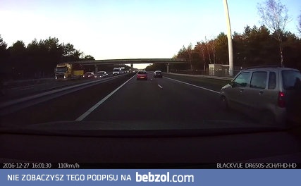 Autopilot samochodu Tesla w akcji