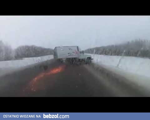 Koło odpada od samochodu