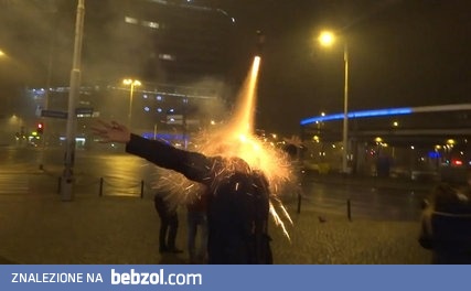 Bo nie miałem gdzie fajerwerki wsadzić 