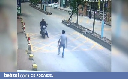 Okradziony z telefonu odzyskuje go w stylu Jackiego Chana