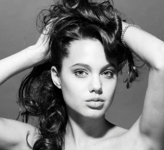 Młoda Angelina Jolie