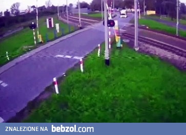 Nagranie z wypadku autobusu z pendolino