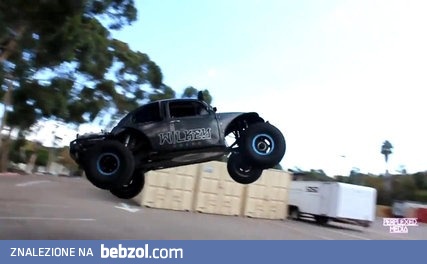 VW Beetle terroryzuje miasto