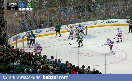 Nietypowa sytuacja na meczu hokeja