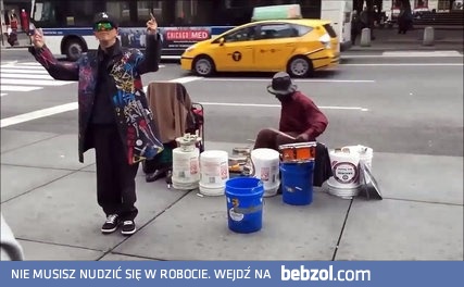 Czarny gra biały tańczy super duet