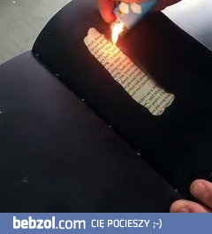 Egzemplarz książki Fahrenheit 451 wrażliwy na ciepło