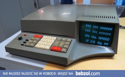 Sowiecki kalkulator Iskra 1122 z ekranem CRT