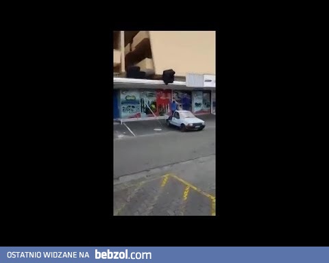 Szybki załadunek fotela z efektownym zakończeniem