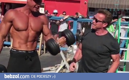 70-letni Arnold Schwarzenegger ponownie odwiedza Muscle Beach 