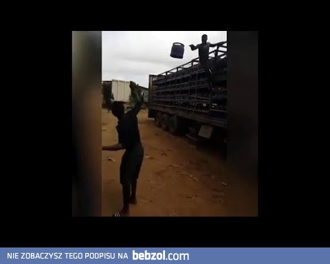 Załadunek butli z gazem