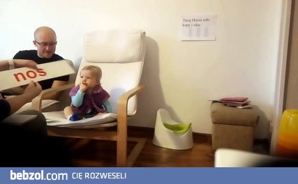 13-miesięczne dziecko czyta