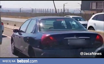 Nie ma takiego uciekania - kierowcy blokują sprawcę wypadku