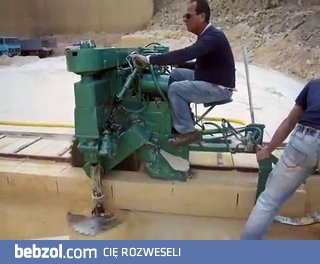 Sprytna maszyna do cięcia kamienia.