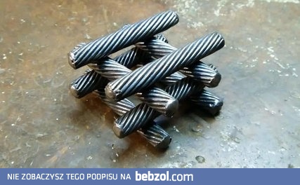 Wykuwanie noża damasceńskiego ze stalowej liny