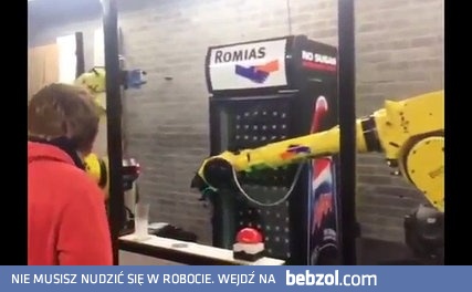 Idealna porcja piwa nalana przez robota