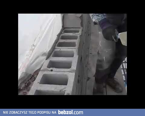 Profesjonalny murarz w akcji