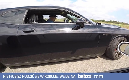 Dodge Challenger Hellcat vs. Chevrolet Corvette C6