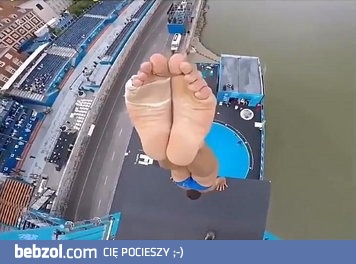 Skok do wody z 47 metrów. REKORD