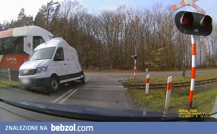 Zderzenie pociągu z samochodem 21.11.2017