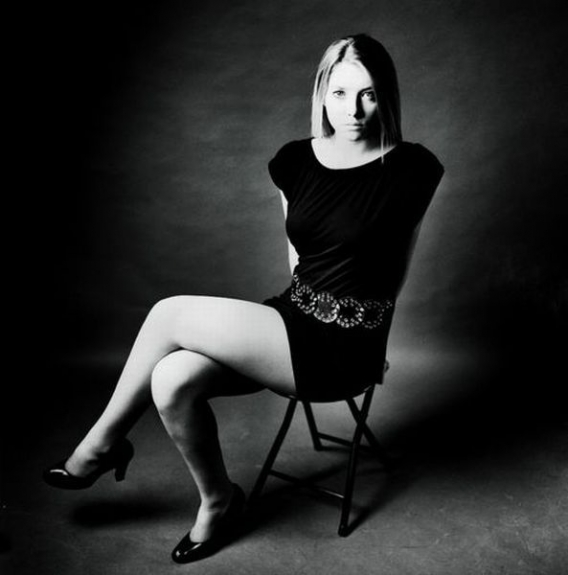 Modelki w dziwnych pozach Modelki w dziwnych pozach