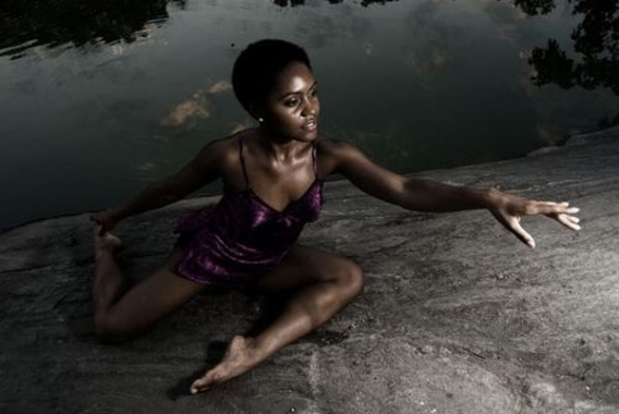 Modelki w dziwnych pozach Modelki w dziwnych pozach