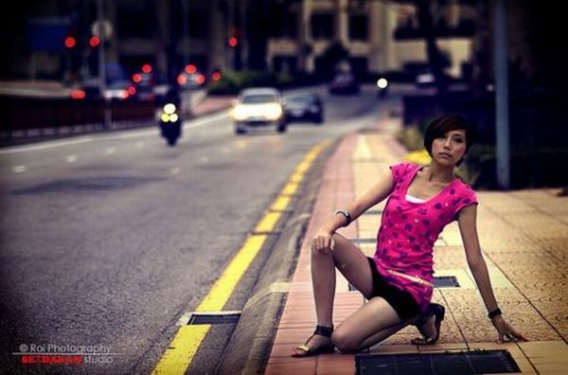 Modelki w dziwnych pozach Modelki w dziwnych pozach