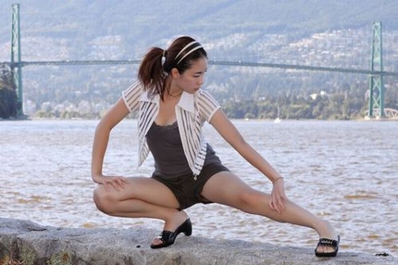 Modelki w dziwnych pozach Modelki w dziwnych pozach