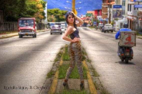 Modelki w dziwnych pozach Modelki w dziwnych pozach