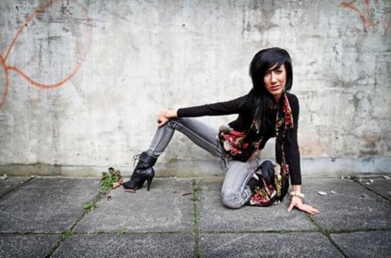 Modelki w dziwnych pozach Modelki w dziwnych pozach