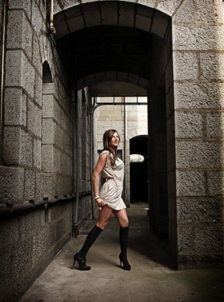 Modelki w dziwnych pozach Modelki w dziwnych pozach